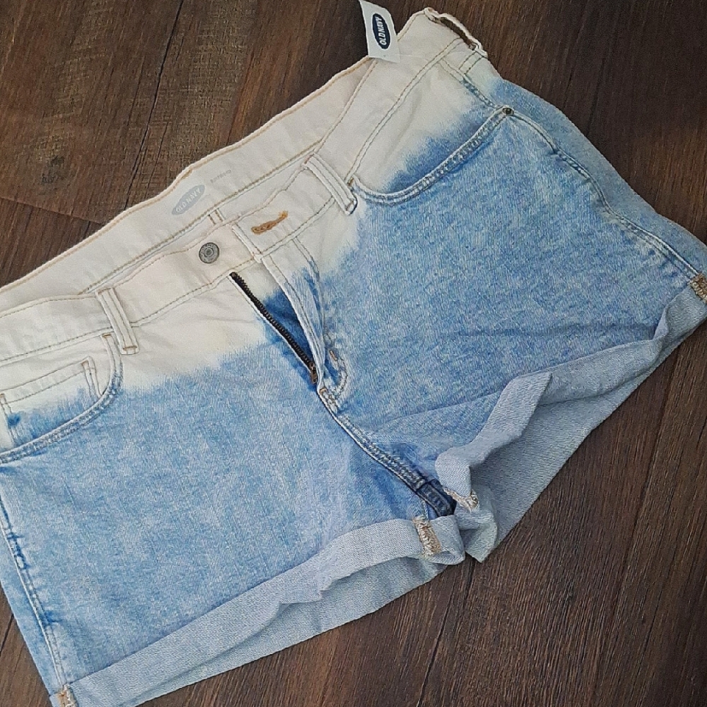 NWT Old Navy Blue and White Ombre Jean Shorts with Two-Tone Design Size 12